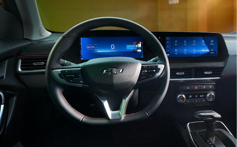 Chevrolet Tracker RS tem ar-condicionado digital e freio de estacionamento eletrônico — Foto: Divulgação