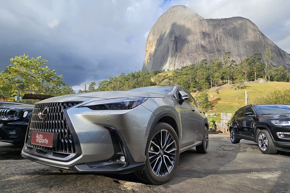 Lexus NX 450h+ serpenteou a serra capixaba, passando por trechos como a Pedra do Lagarto — Foto: Leonardo Felix/Auto News Brasil