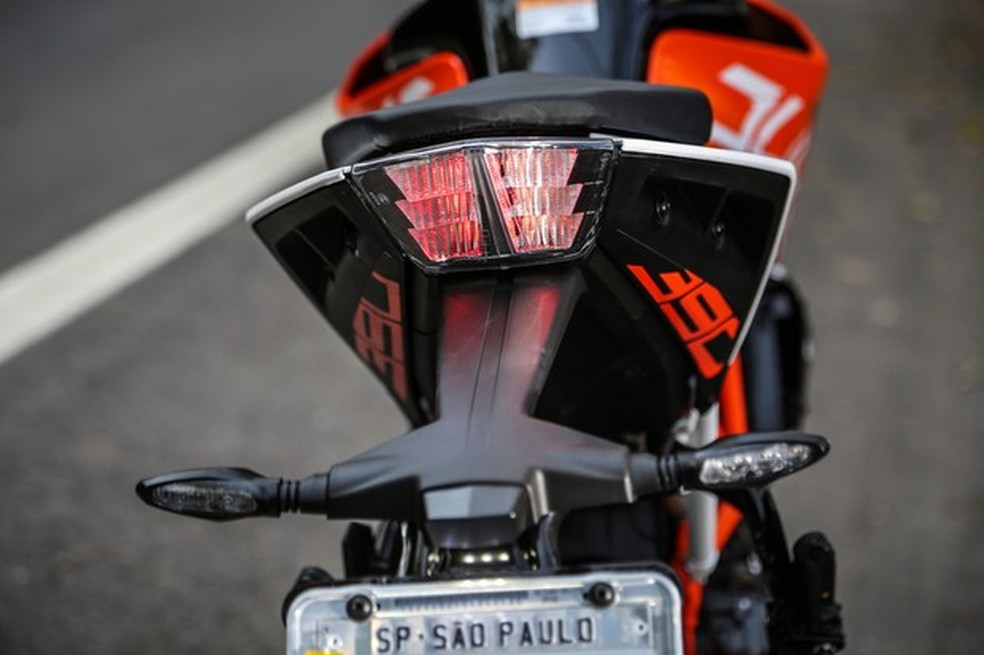 KTM 390 Duke ABS (Foto: Renato Durães) — Foto: Auto Esporte