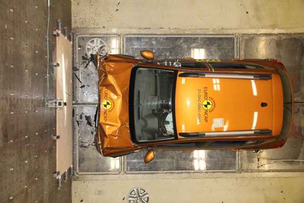 Novo Renault Sandero 2022 leva apenas duas estrelas no teste de segurança do Euro NCAP
