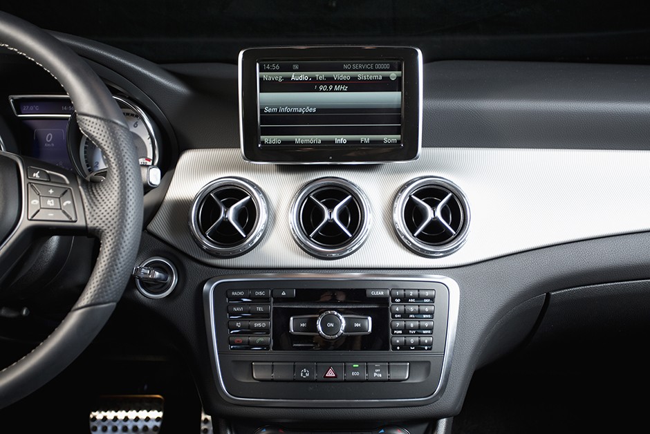 Mercedes-Benz GLA 200