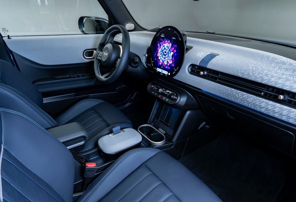 Novo Mini Cooper tem central multimídia com tela de 9,44 polegadas — Foto: Divulgação