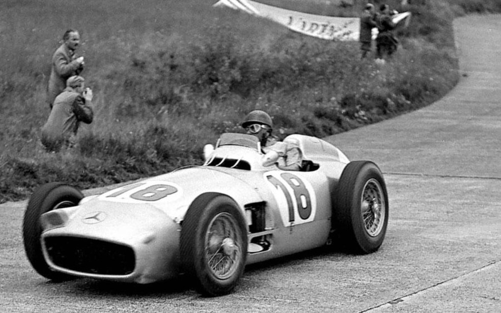 W196 aberto foi o monoposto usado pela Mercedes para disputar os campeonatos de Fórmula 1 de 1954 e 1955 — Foto: Reprodução/Coleção Spitzley Monkhouse