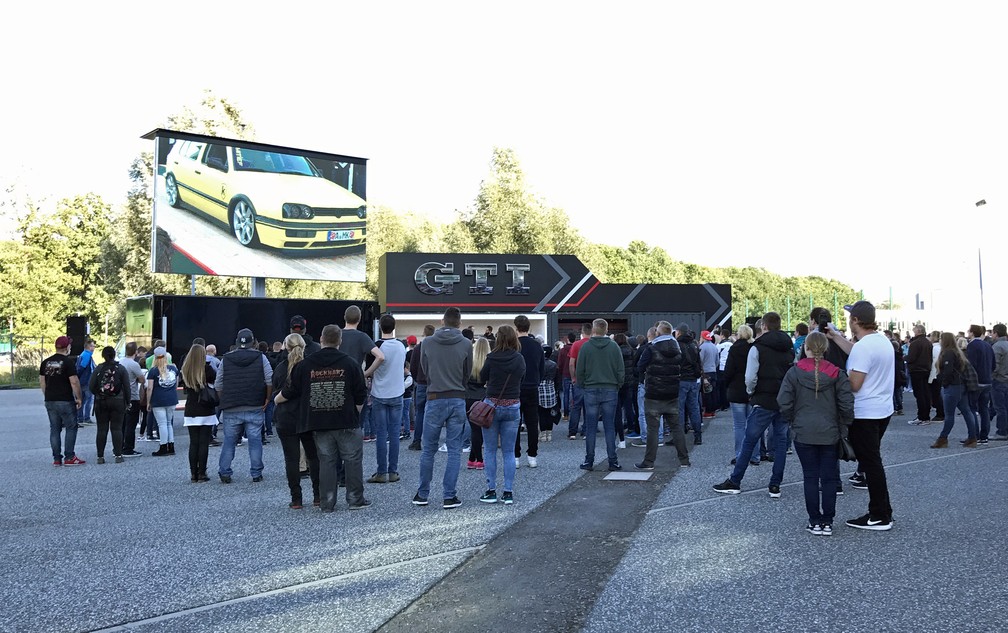 Volkswagen promove evento para celebrar o Golf GTI em sua sede, na cidade alemã de Wolfsburg — Foto: André Paixão/G1