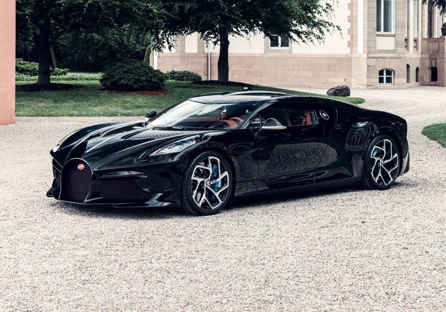 Bugatti La Voiture Noir em versão final de produção