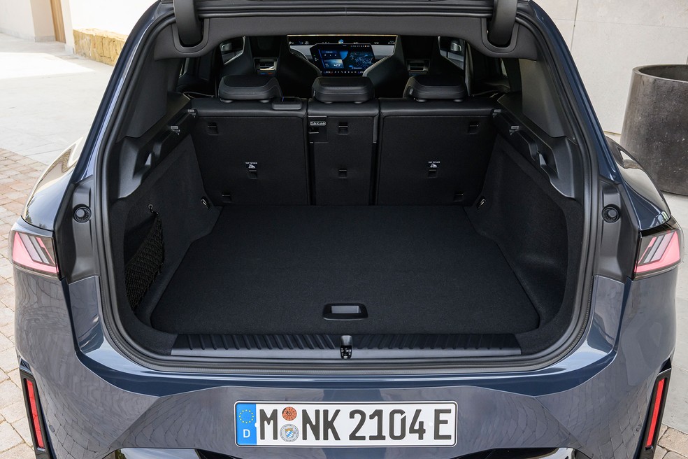 SUV médio tem porta-malas com capacidade para 520 litros — Foto: Divulgação