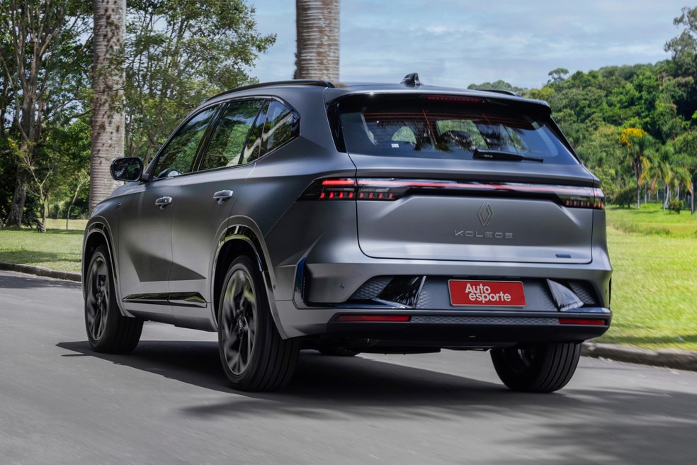 Renault Koleos é um híbrido pleno, sem recarga externa — Foto: Divulgação/Auto News Brasil
