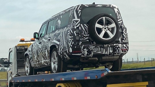 Land Rover Defender 130 é visto no Brasil duas semanas após ser lançado na Europa