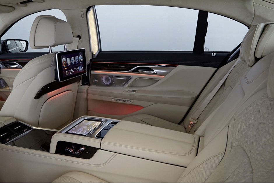 BMW Série 7 tem seis cores de iluminação interna