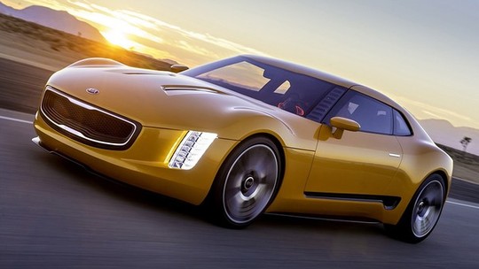 Kia GT4 Stinger aparece antes do Salão de Detroit