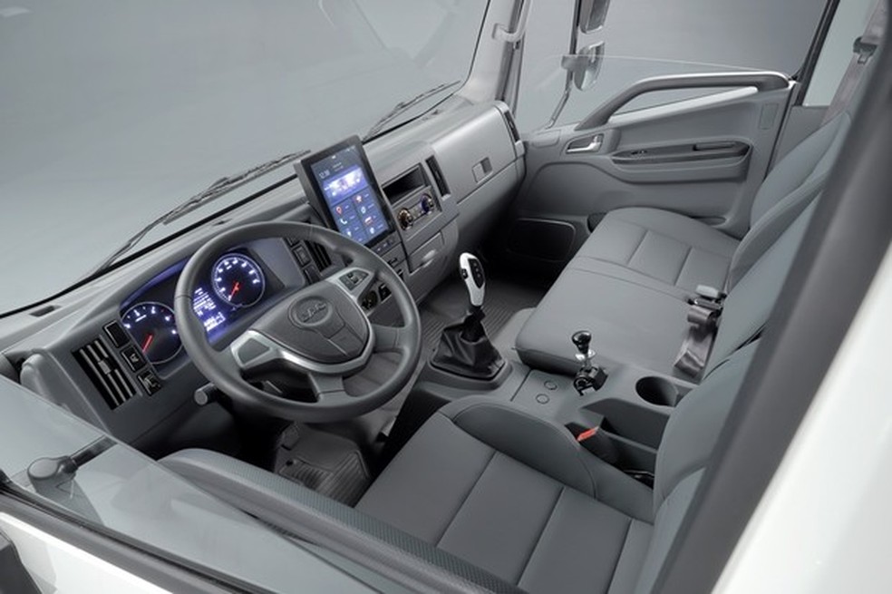Interior é bem acabado e tem volante quase plano (Foto: Divulgação) — Foto: Auto Esporte