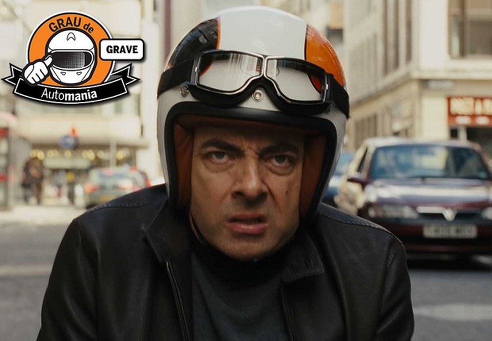 Rowan Atkinson foi o líder do desafio Estrelas em um carro de preço razoável do programa Top Gear até perder o posto para Matt LeBlanc, o Joey da série Friends. (Foto: Reprodução) — Foto: Auto Esporte
