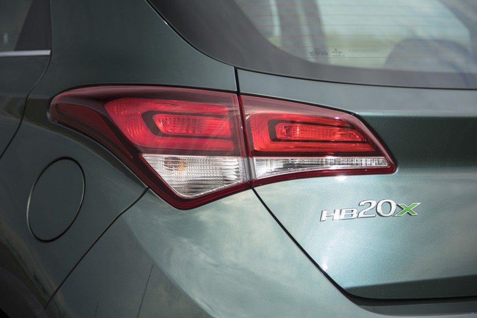 Lanterna do Hyundai HB20X 2016