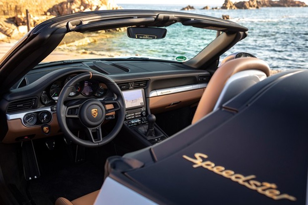 O interior mistura a esportividade com o acabamento luxuoso (Foto: Divulgação) — Foto: Auto Esporte