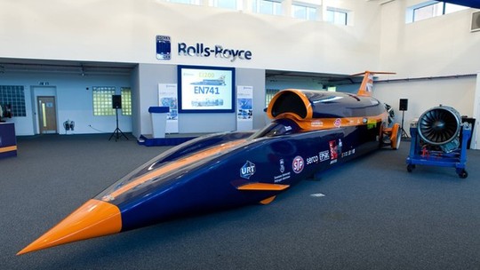 Bloodhound SSC tentará atingir velocidade de 1.600 km/h