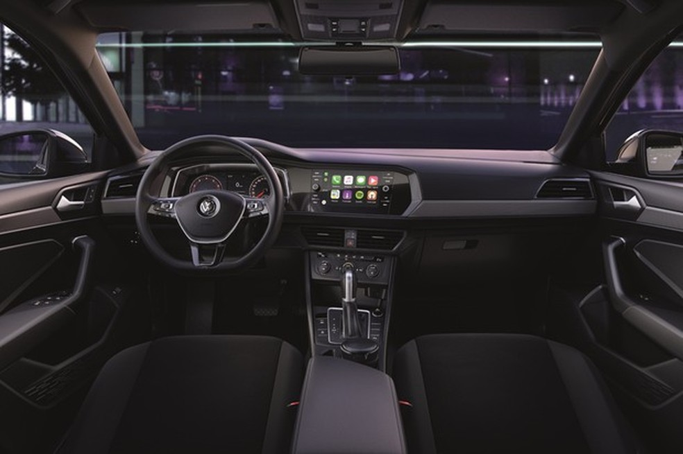 Por dentro, a grande diferença fica por conta da ausência de revestimento de couro (Foto: Divulgação) — Foto: Auto Esporte