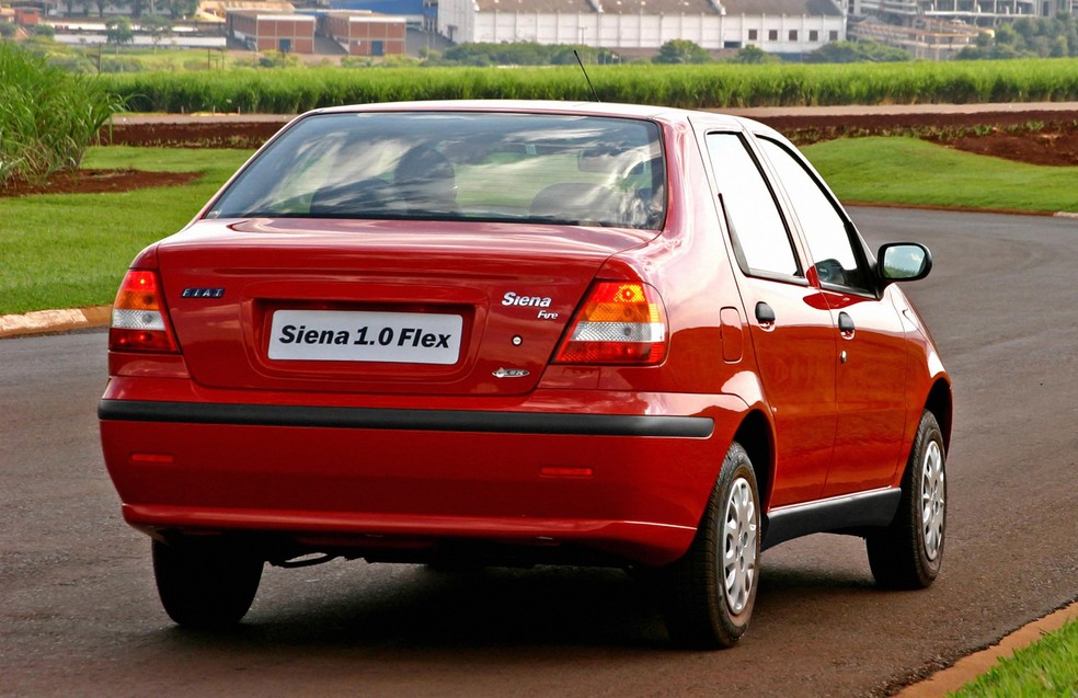 Fiat Siena 2004 � Foto: Divulga��o