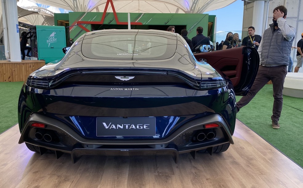 Aston Martin Vantage chega ao Brasil custando R$ 1 milhão a menos