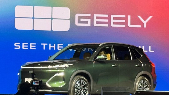 Geely EX5 híbrido tem produção confirmada no Brasil na fábrica da Renault