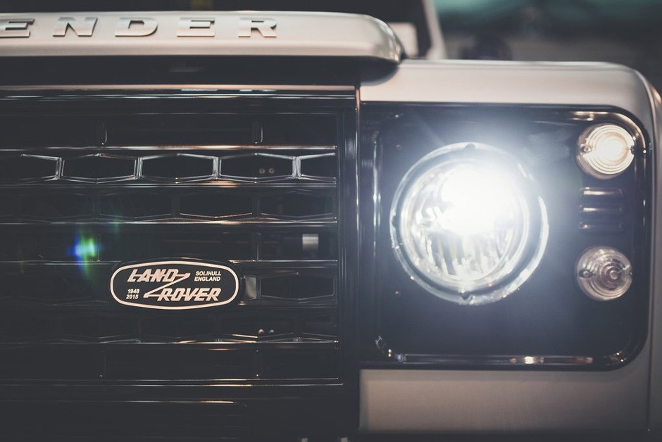 Land Rover Defender 2.000.000