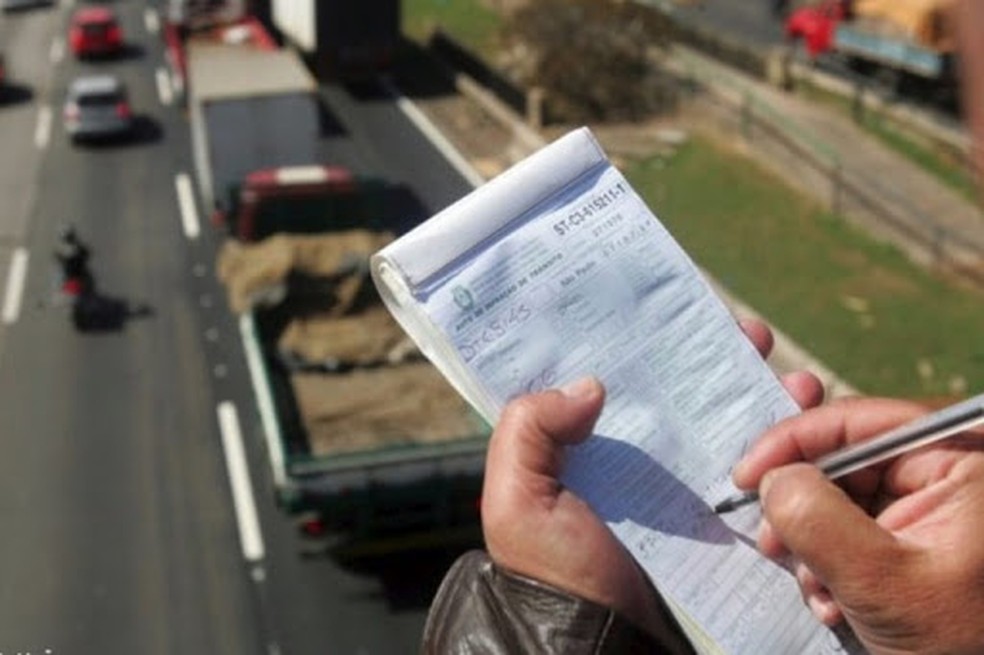  Para multas registradas em estradas e rodovias também é possível acessar o aplicativo do DER (Departamento de Estradas e Rodovias).  — Foto: Divulgação 
