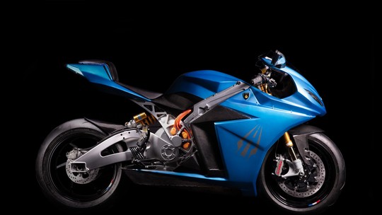 Moto elétrica esportiva 'acessível' começa a ser vendida por US$ 13 mil