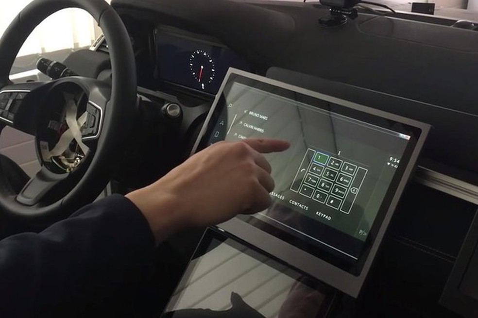 Jaguar Land Rover desenvolve tela multimídia que não precisa tocar para usar (Foto: Divulgação) — Foto: Auto Esporte