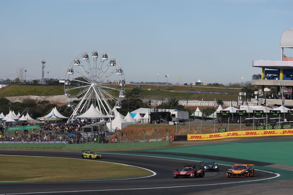 Importante atentar-se à lista de itens que restringem a entrada ao Autódromo de Interlagos — Foto: Getty Images