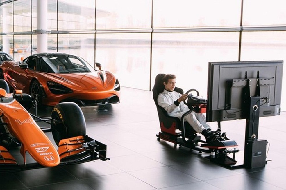 McLaren procura melhor piloto virtual de simuladores para trabalhar com a equipe (Foto: Divulgação) — Foto: Auto Esporte