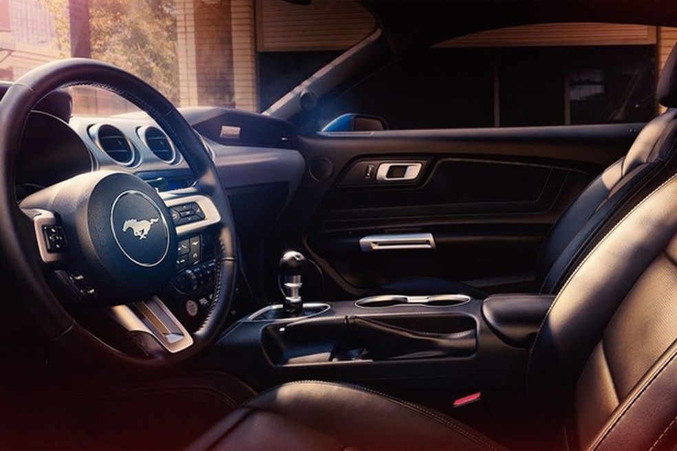 Foto de divulgação usa Mustang com câmbio manual (Foto: Divulgação) — Foto: Auto Esporte
