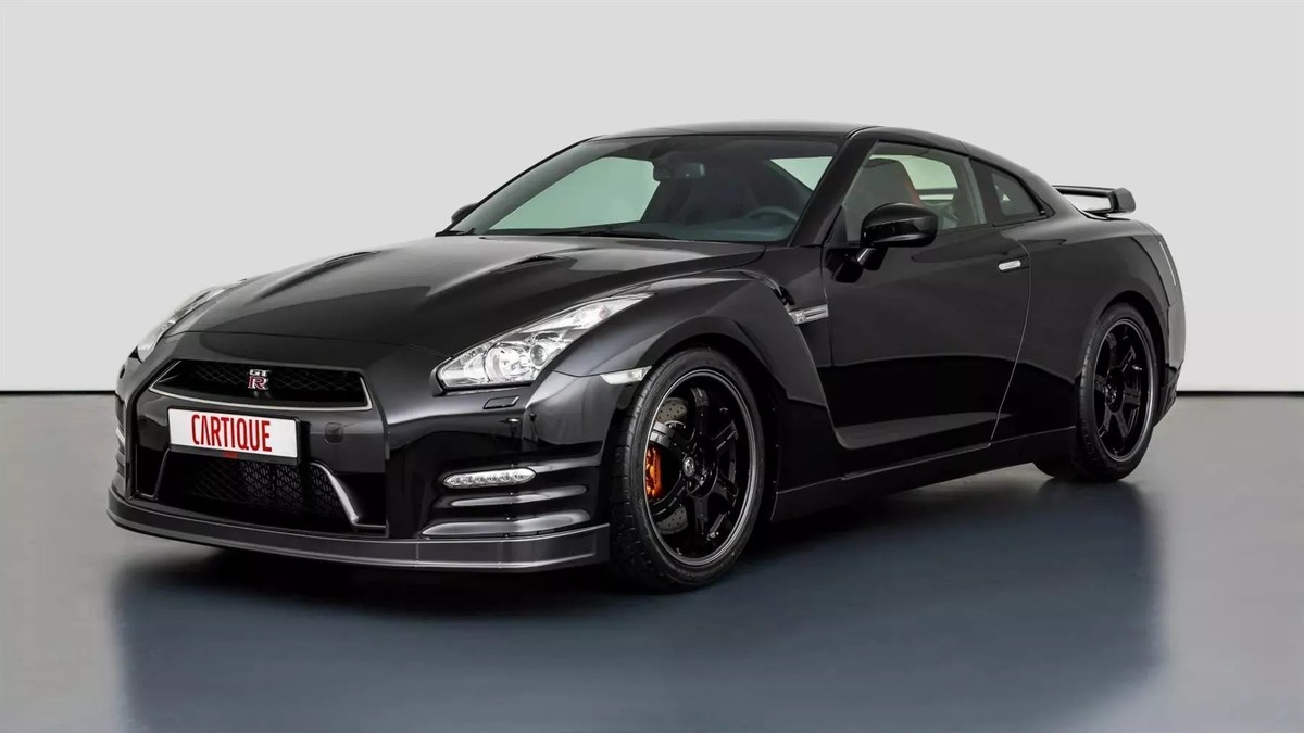 LB★Works Nissan GT-R Black Nissan GT-R Black Edition de Sebastian Vettel rodou só 150 km e