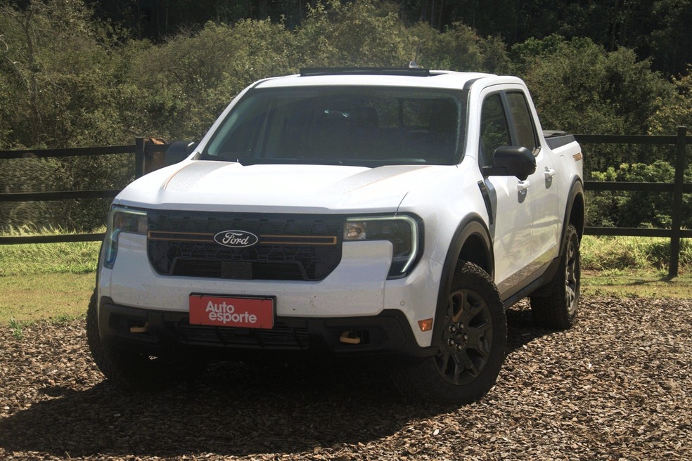 Ford Maverick Tremor tem um friso laranja na dianteira  — Foto: André Schaun/Auto News Brasil