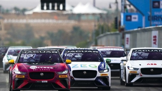 Jaguar põe fim ao campeonato de carros elétricos; Cacá Bueno e Sérgio Jimenez lamentam