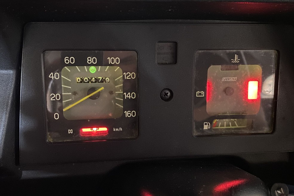 Fiat 147 C 1986 0 km: o hodômetro com apenas 479 km registrados em 40 anos — Foto: Acervo pessoal/Garagem Rali