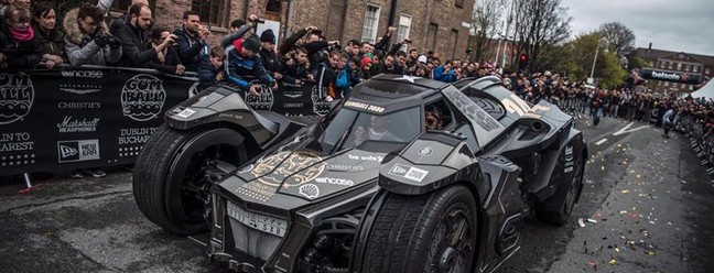 Batmóvel do game Arkham Knight criado para a equibe Galag