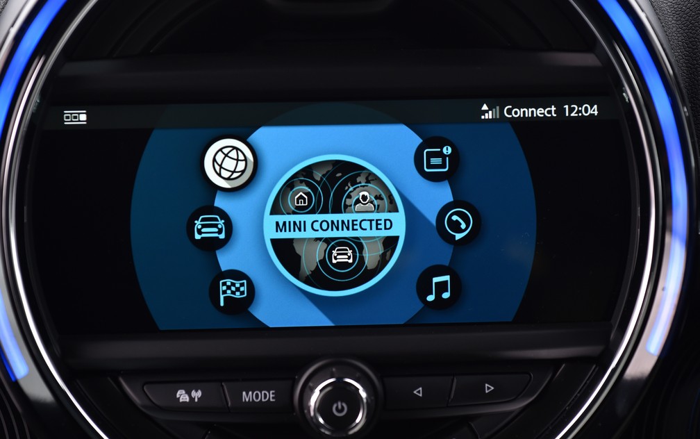 Central multimídia do Mini Countryman All4 — Foto: Divulgação