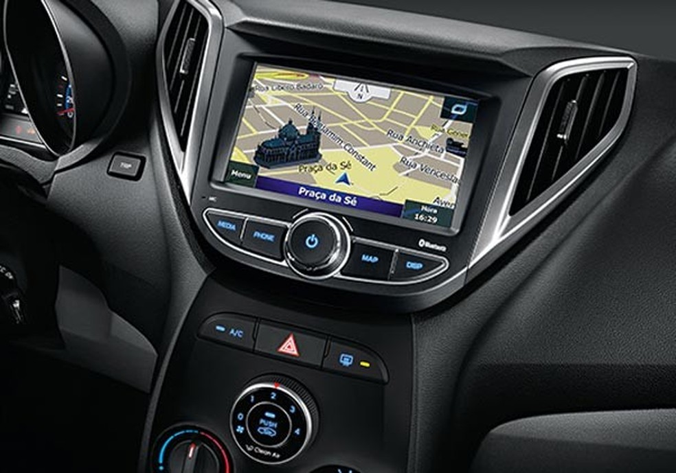 Painel da linha HB20 com sistema blueNav (Foto: Divulgação) — Foto: Auto Esporte