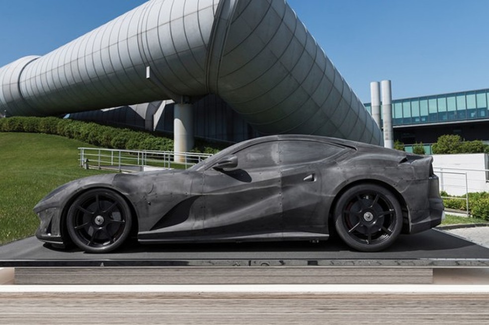 Protótipo em escala da Ferrari 812 Superfast (Foto: Divulgação) — Foto: Auto Esporte
