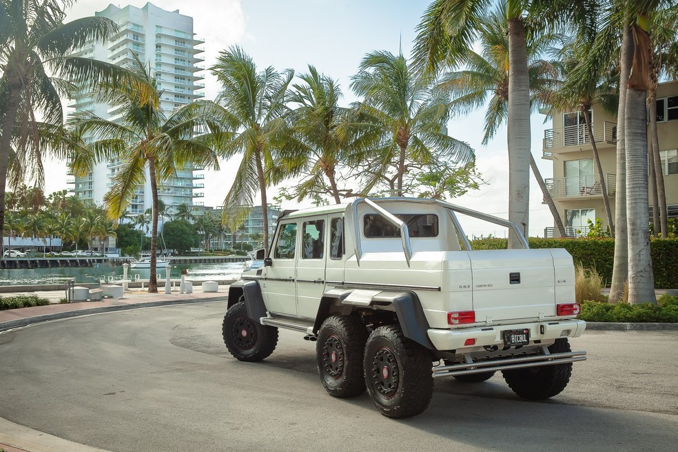 Mercedes-Benz G 63 6x6 tem quatro toneladas — Foto: Divulgação