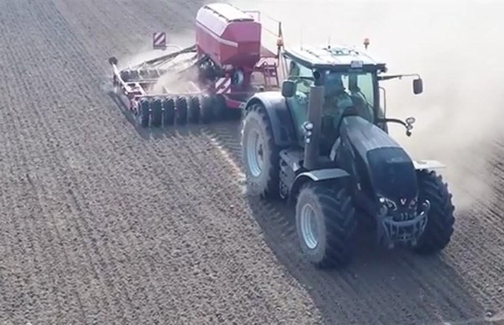 Valtra T234, trator mais rápido do mundo (Foto: Reprodução) — Foto: Auto Esporte