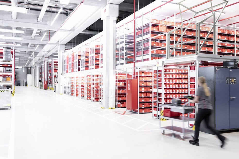 Audiconstruiu um novo prédio de 3.000 m² para produzir motor e câmbio do projeto da Fórmula 1 — Foto: Divulgação