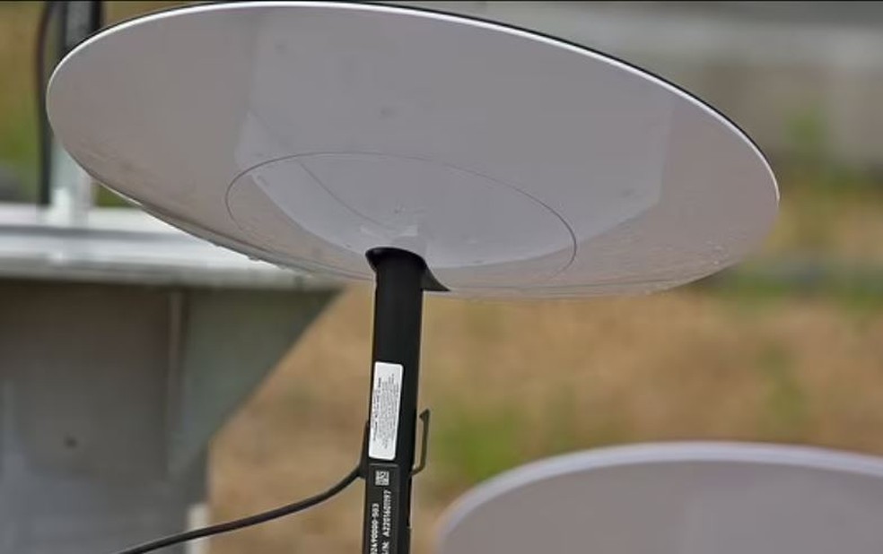 Antena via satélite da SpaceX também fornece internet aos passageiros — Foto: Reprodução