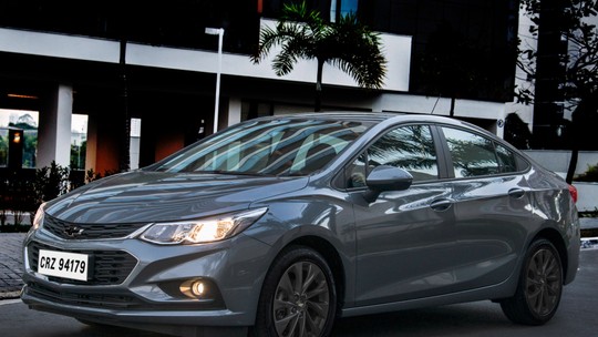 Chevrolet Cruze ganha série Black Bow Tie com visual escurecido