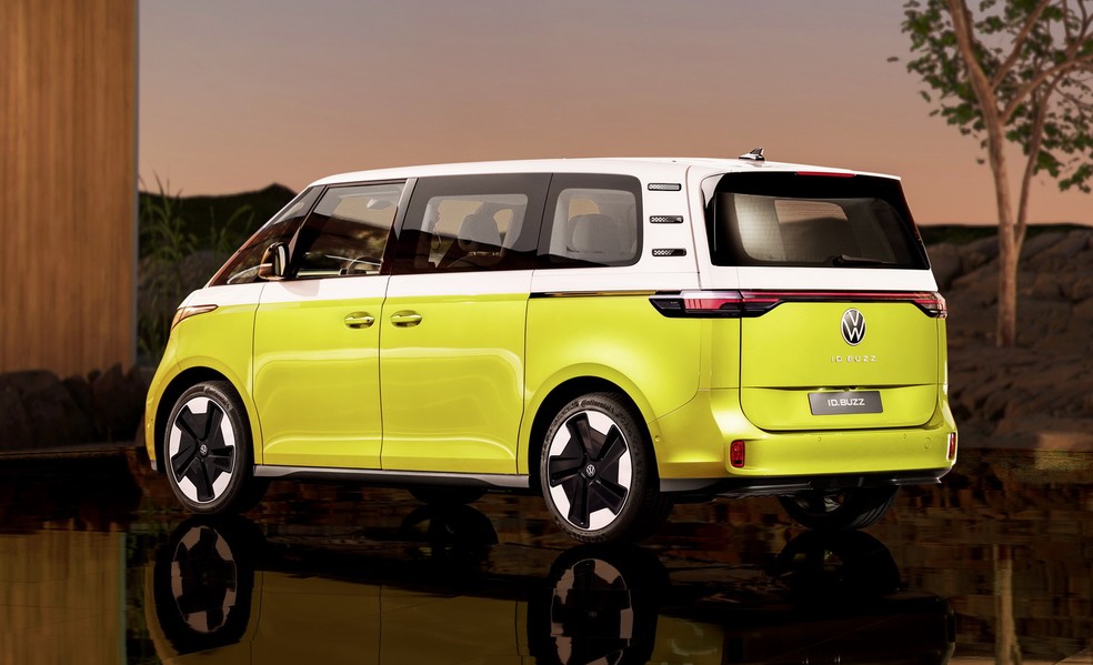 VW ID.Buzz é uma Kombi, mas pode servir para transporte executivo — Foto: Divulgação
