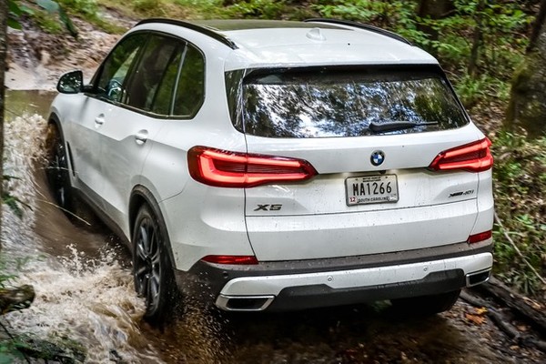BMW X5 deixa de ser produzido no Brasil após um ano e R$ 7 milhões gastos