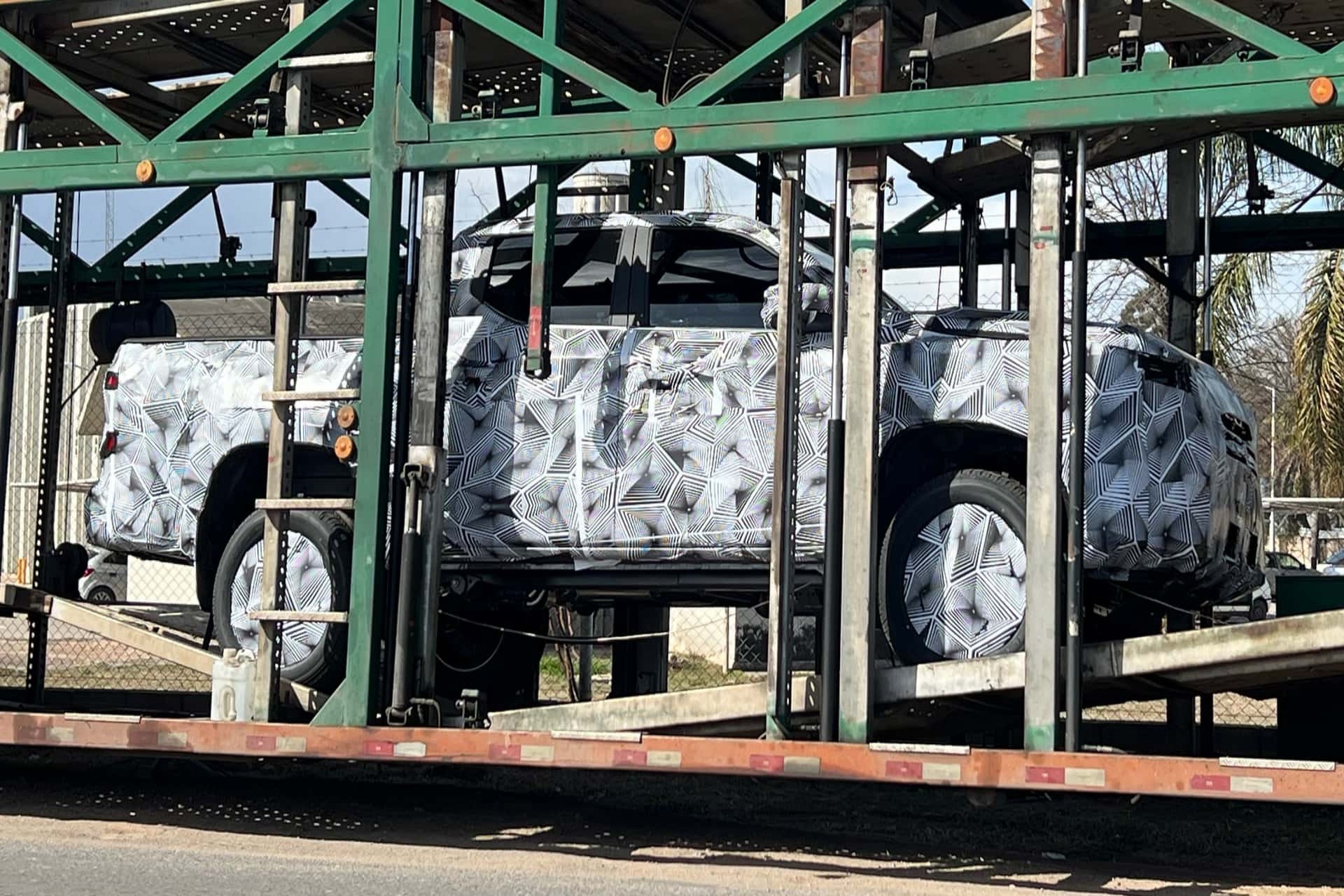 Flagra: "irmã" da Fiat Titano, nova picape da Ram está a caminho do Brasil