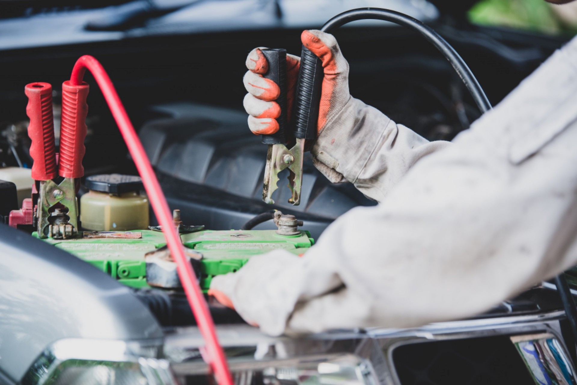 5 cabos de chupeta para salvar seu carro sem bateria