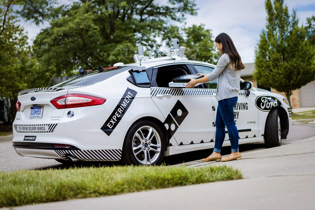 Ford e Domino's fizeram parceria para testar entregas com veículos sem motorista — Foto: Divulgação