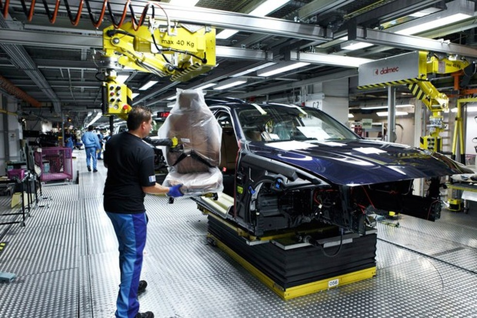 Linha de montagem da BMW em Munique (Foto: Reprodução) — Foto: Auto Esporte