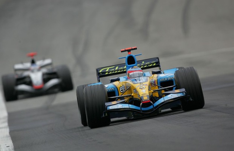 Alonso no GP do Brasil de 2005, ano de seu primeiro título na F1 (Foto: Divulgação) — Foto: Auto Esporte